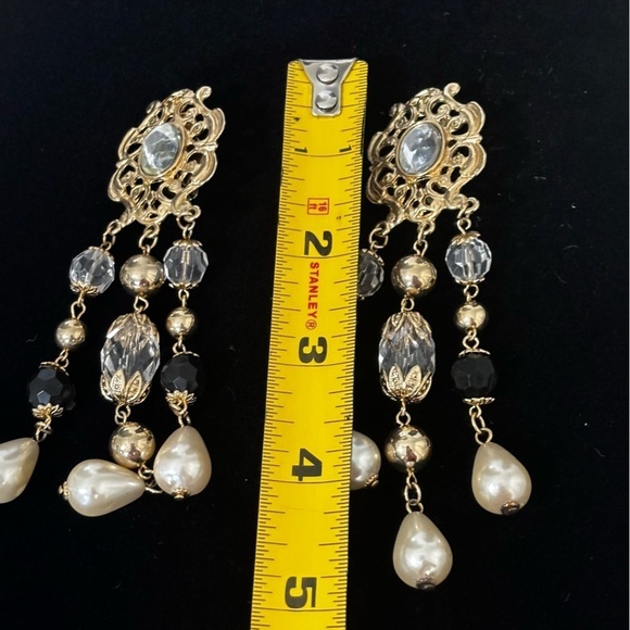 Vintage gold tone faux pearl rhinestone long chain cha style clip on - Picture 3 of 8